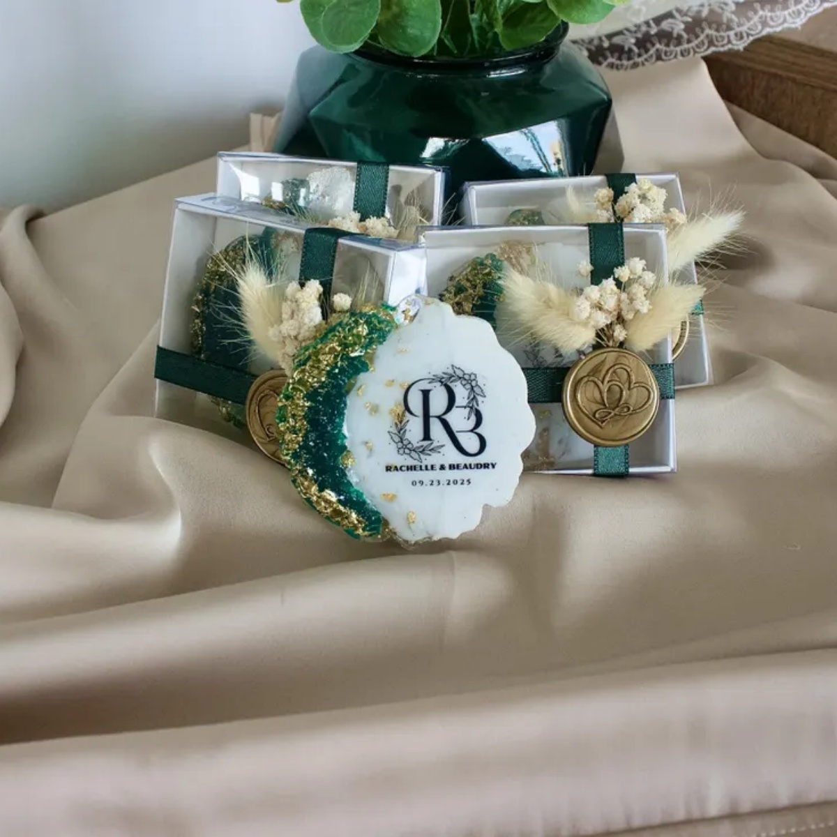 Resin Art Design For Wedding - Personalized Wedding Epoxy Magnet Favor, Emerald