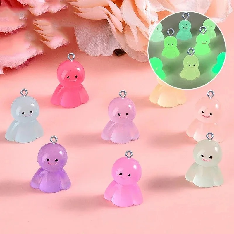 10Pcs Glow In Dark Cartoon Dol - Resin Art Materials recension och pris